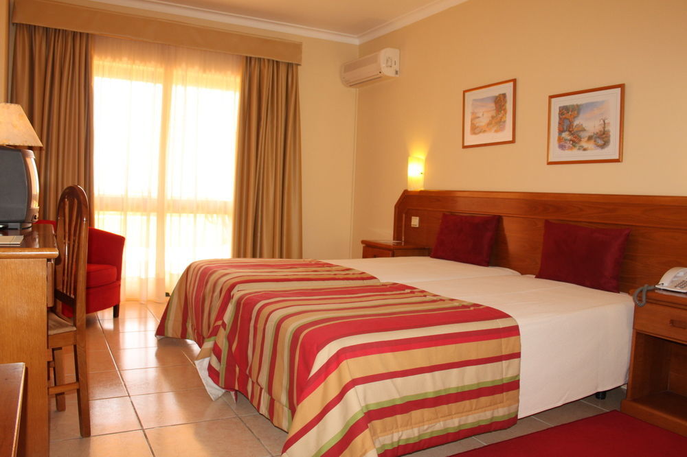 Mh Atlantico Hotel Atouguia Da Baleia Eksteriør billede